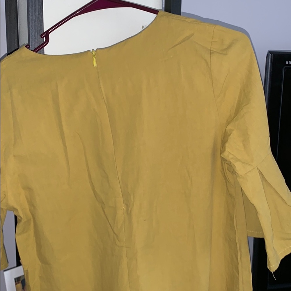 One tunic small - Picture 4 of 5